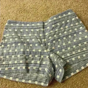 Loft patterned jean shorts size 6